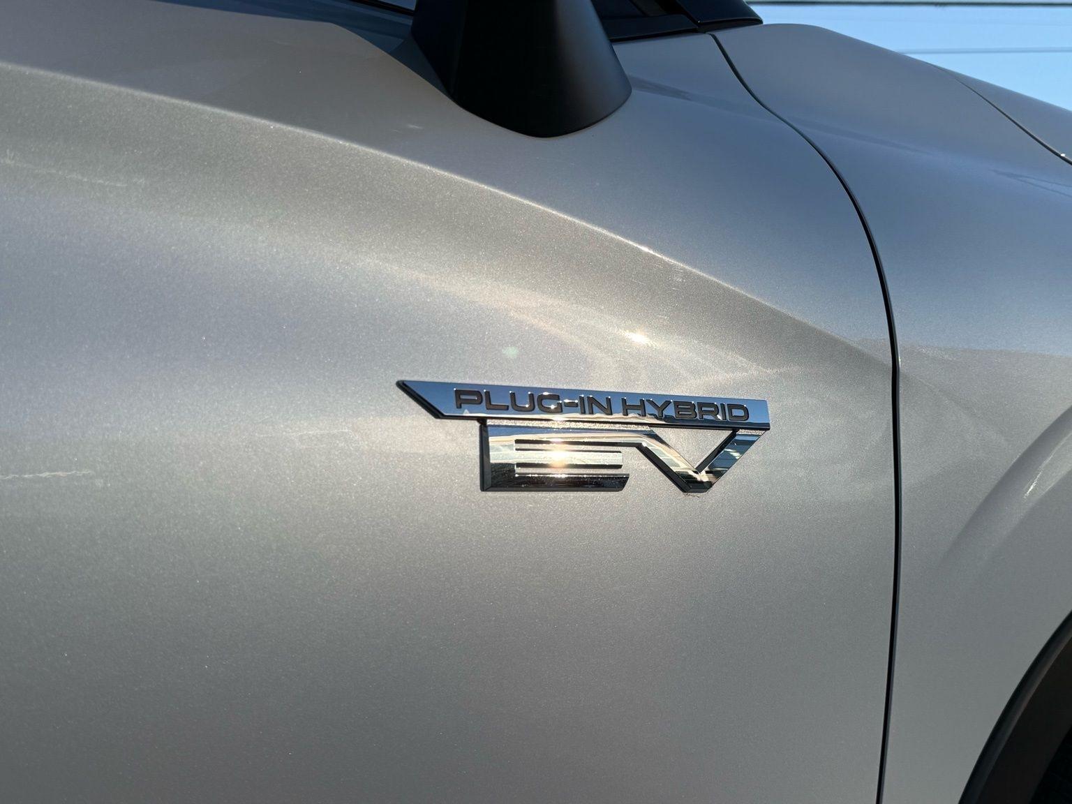 Mitsubishi Outlander PHEV  2024