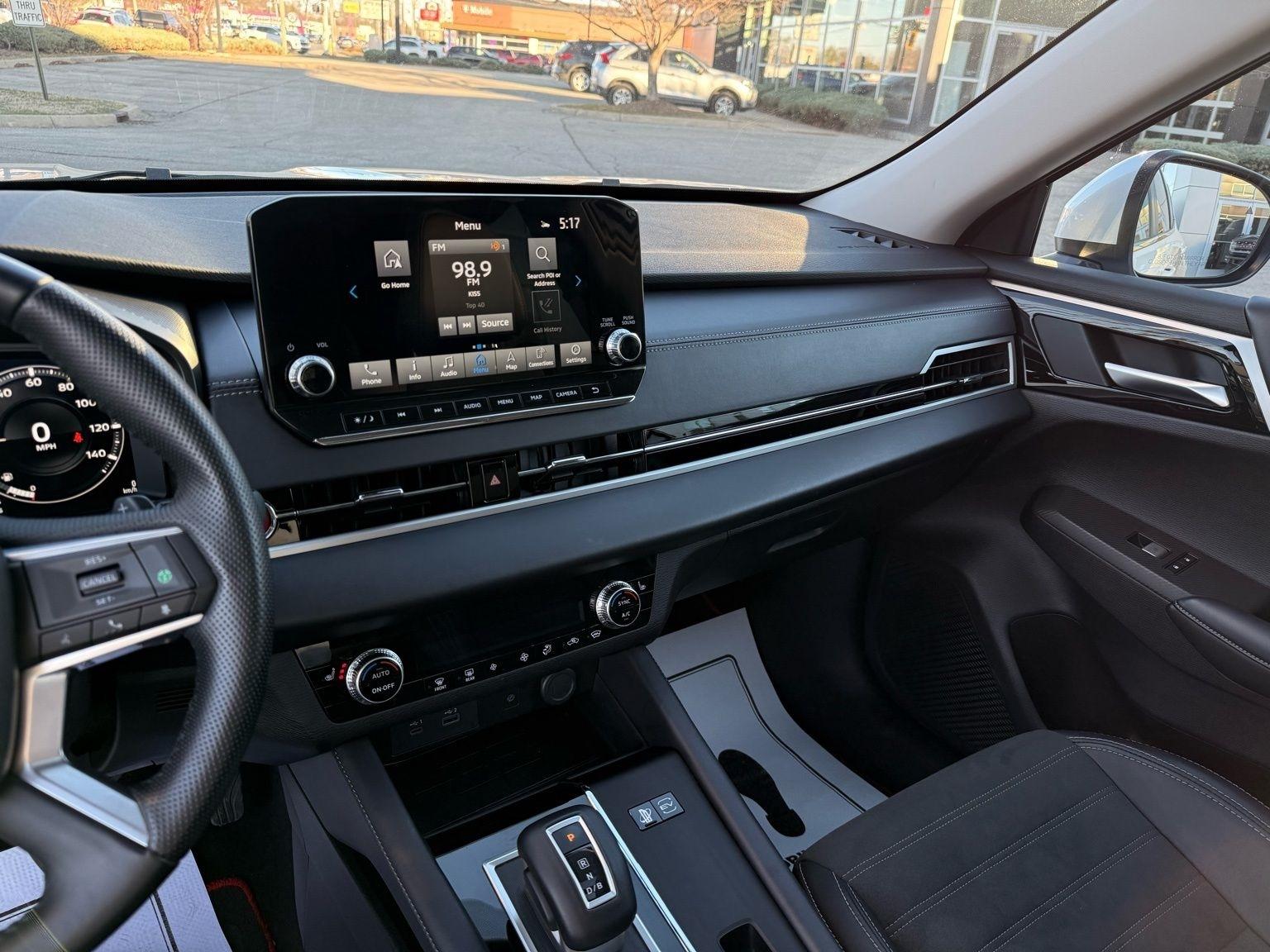 Mitsubishi Outlander PHEV  2024