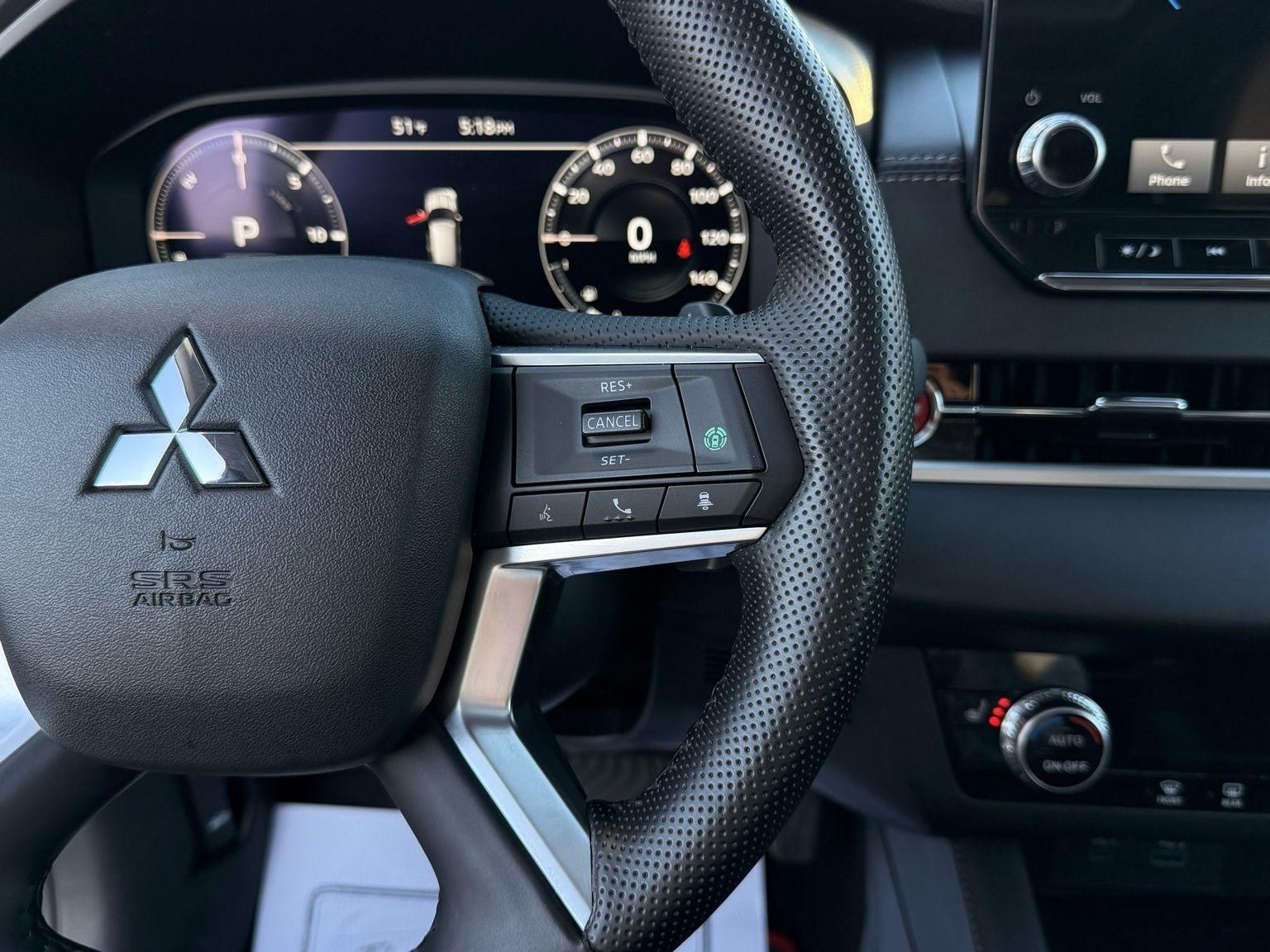 Mitsubishi Outlander PHEV  2024