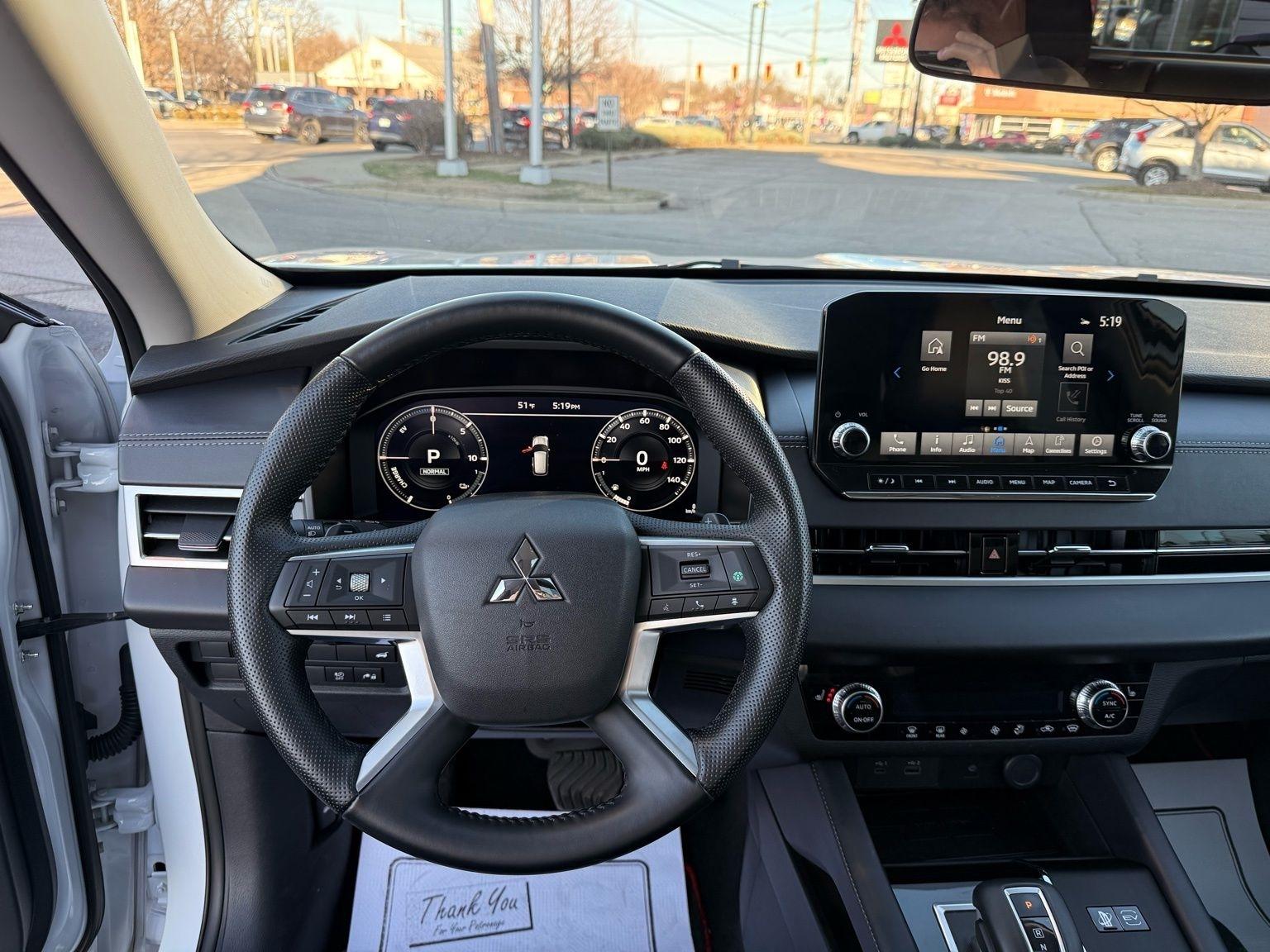 Mitsubishi Outlander PHEV  2024