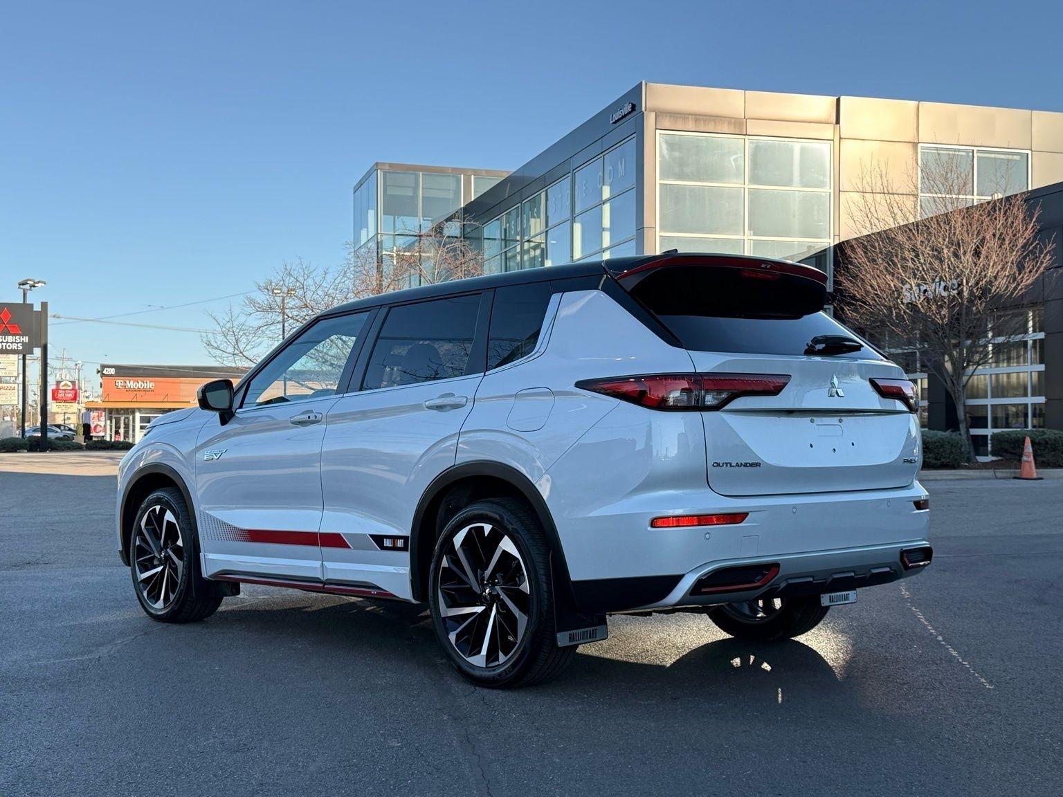 Mitsubishi Outlander PHEV  2024