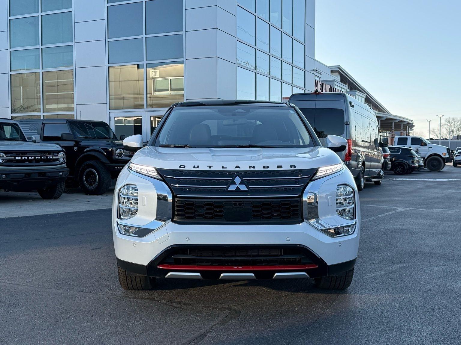 Mitsubishi Outlander PHEV  2024