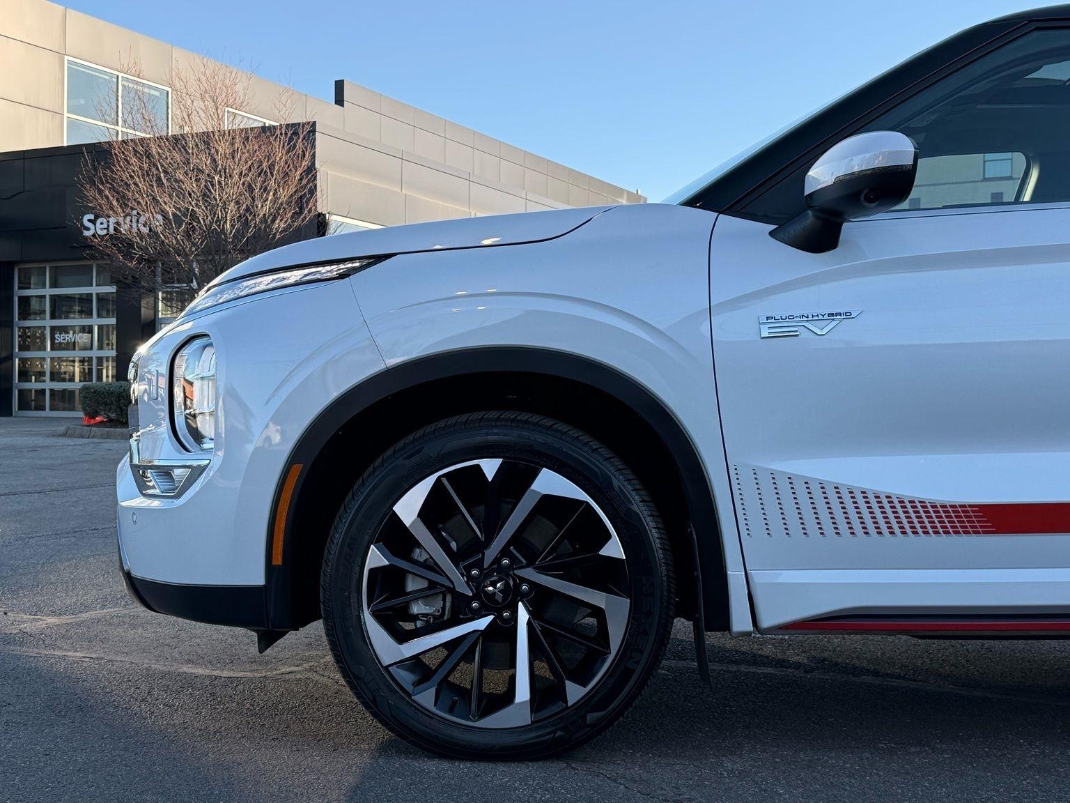 Mitsubishi Outlander PHEV  2024