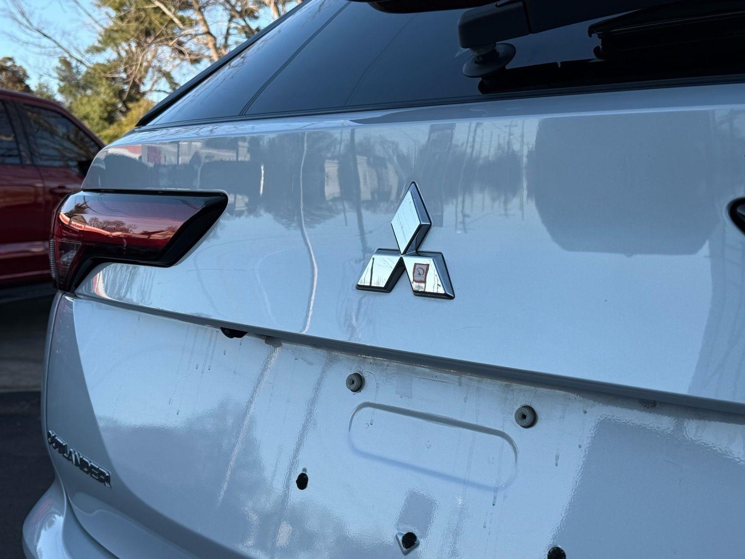 Mitsubishi Outlander PHEV  2024