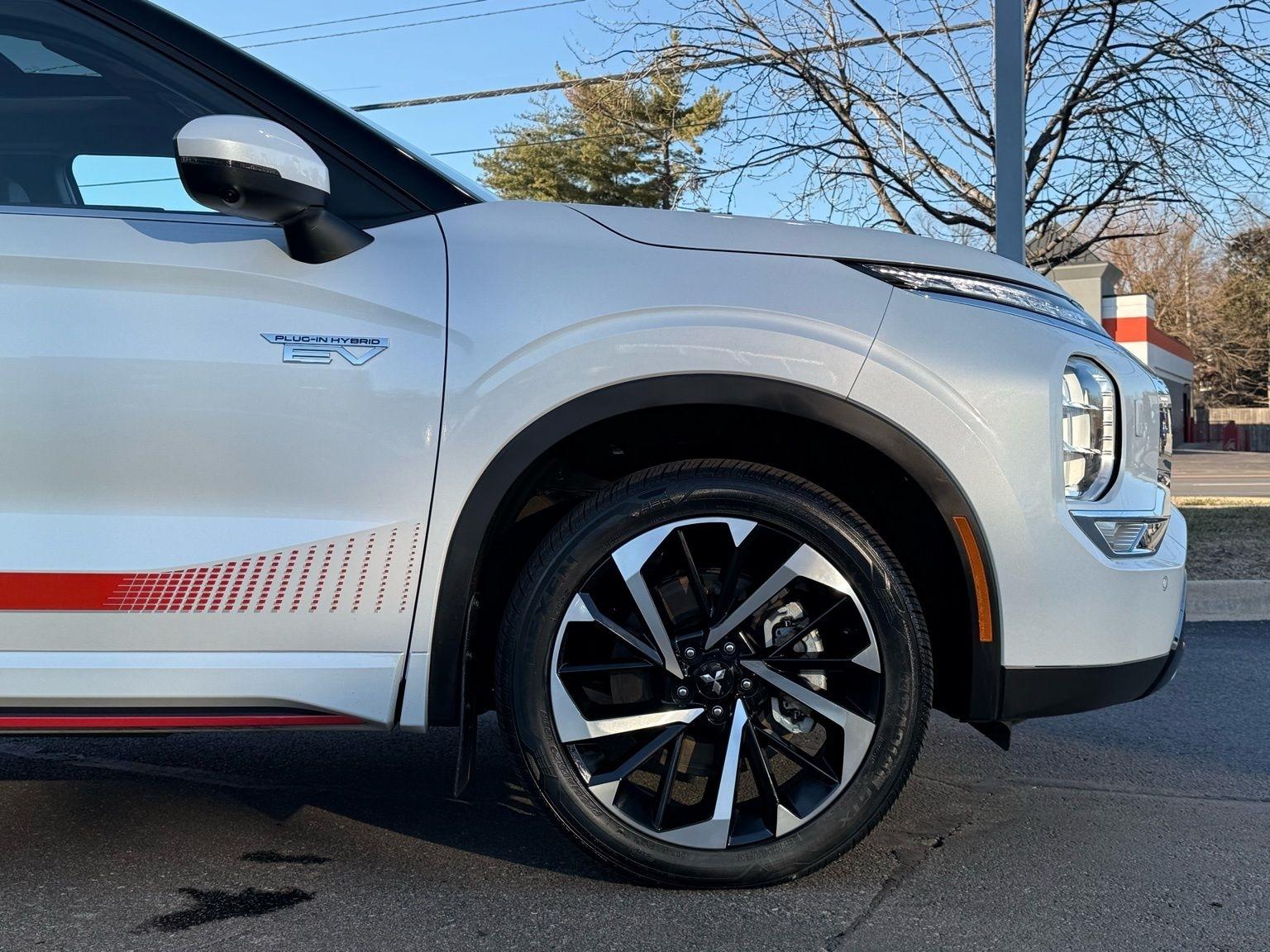 Mitsubishi Outlander PHEV  2024