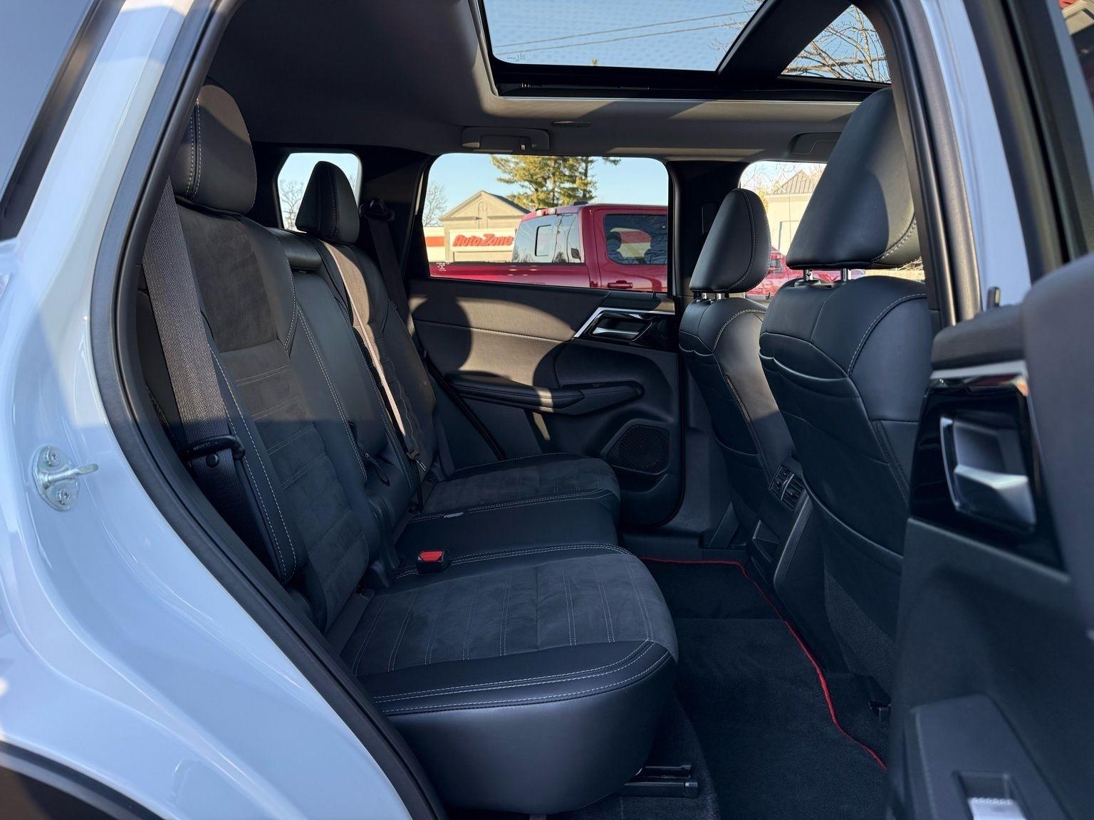 Mitsubishi Outlander PHEV  2024