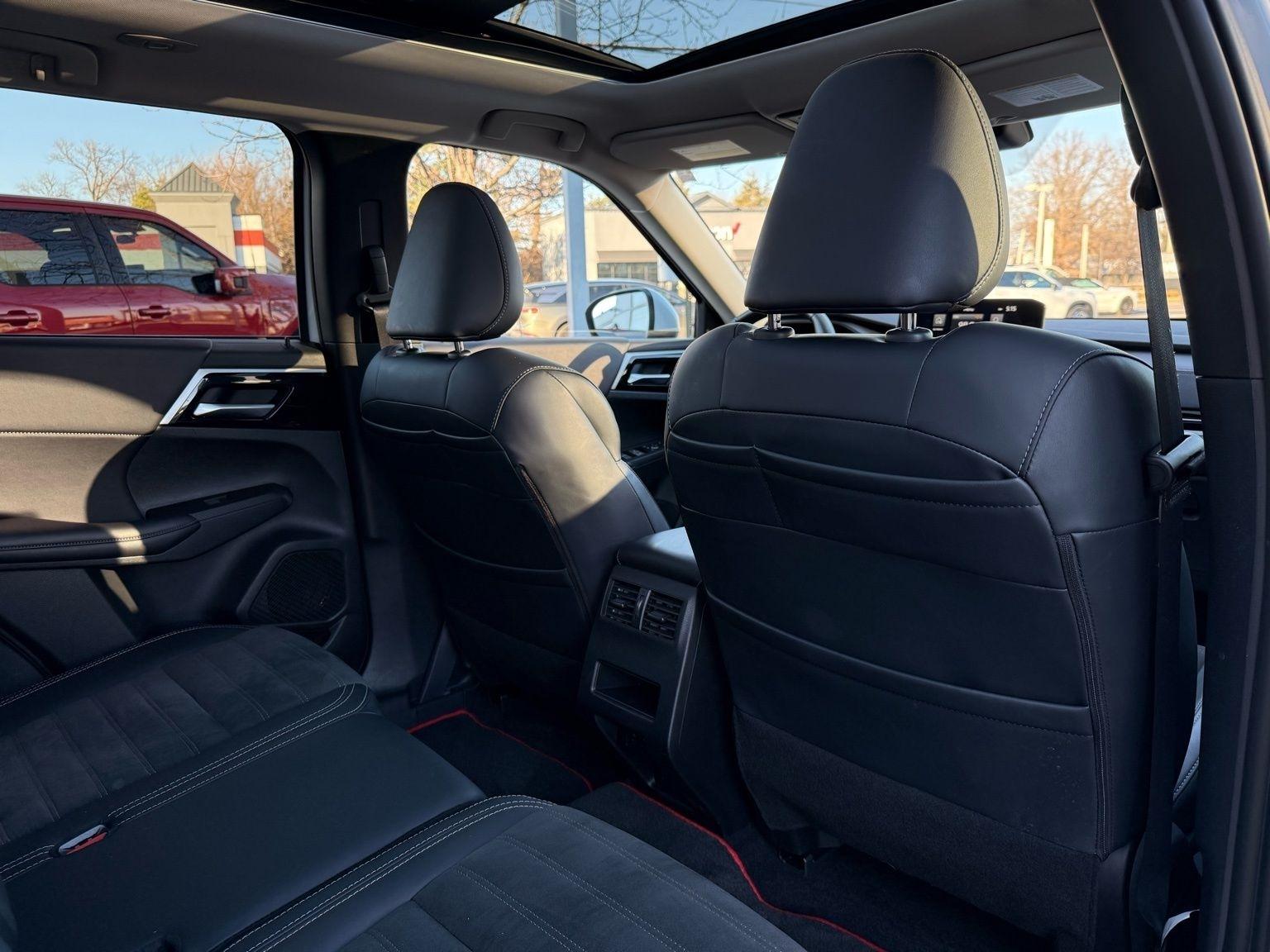 Mitsubishi Outlander PHEV  2024