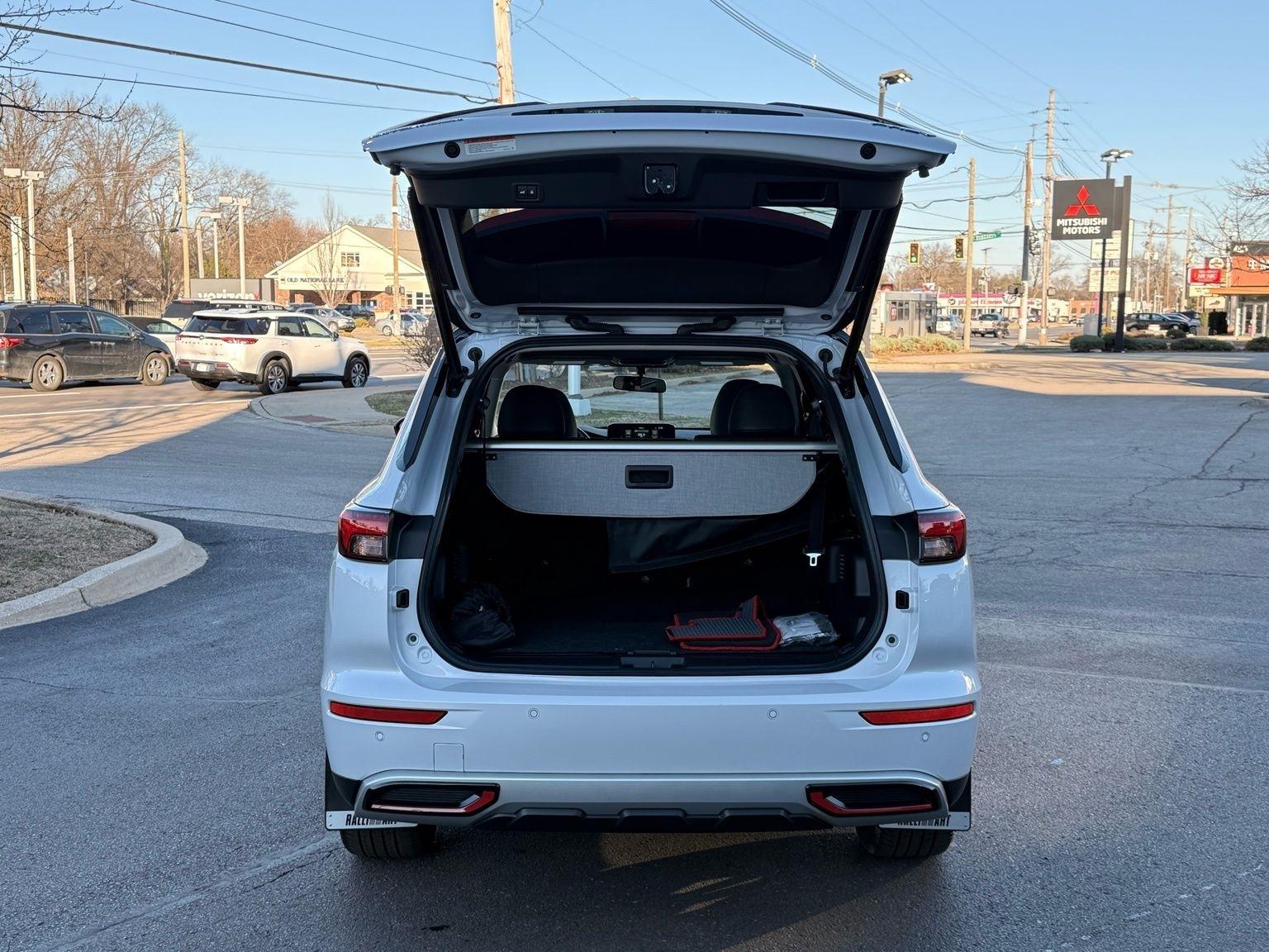 Mitsubishi Outlander PHEV  2024