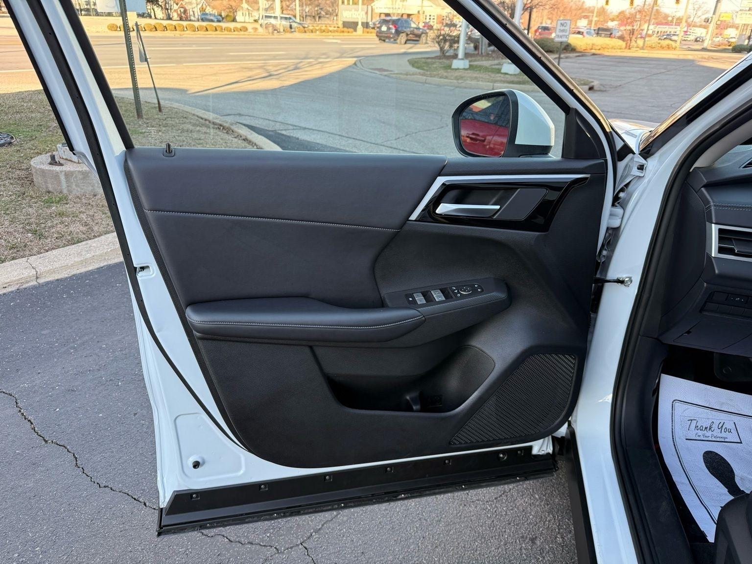 Mitsubishi Outlander PHEV  2024