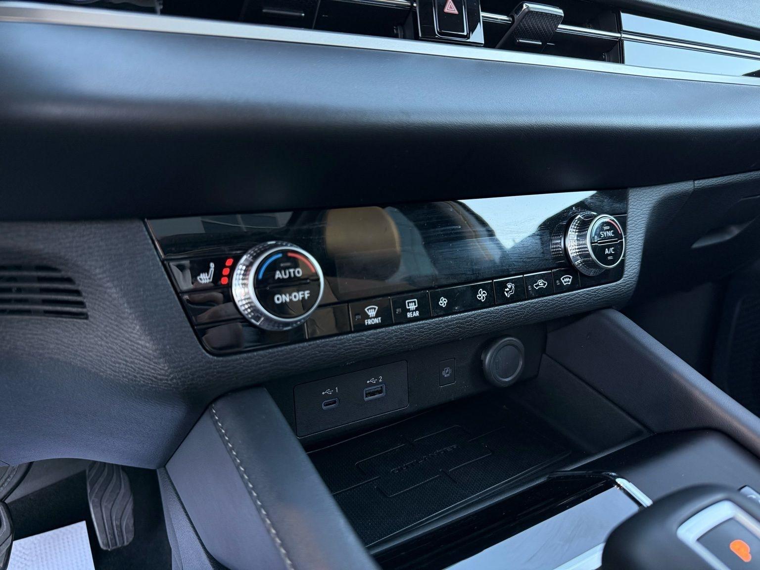 Mitsubishi Outlander PHEV  2024