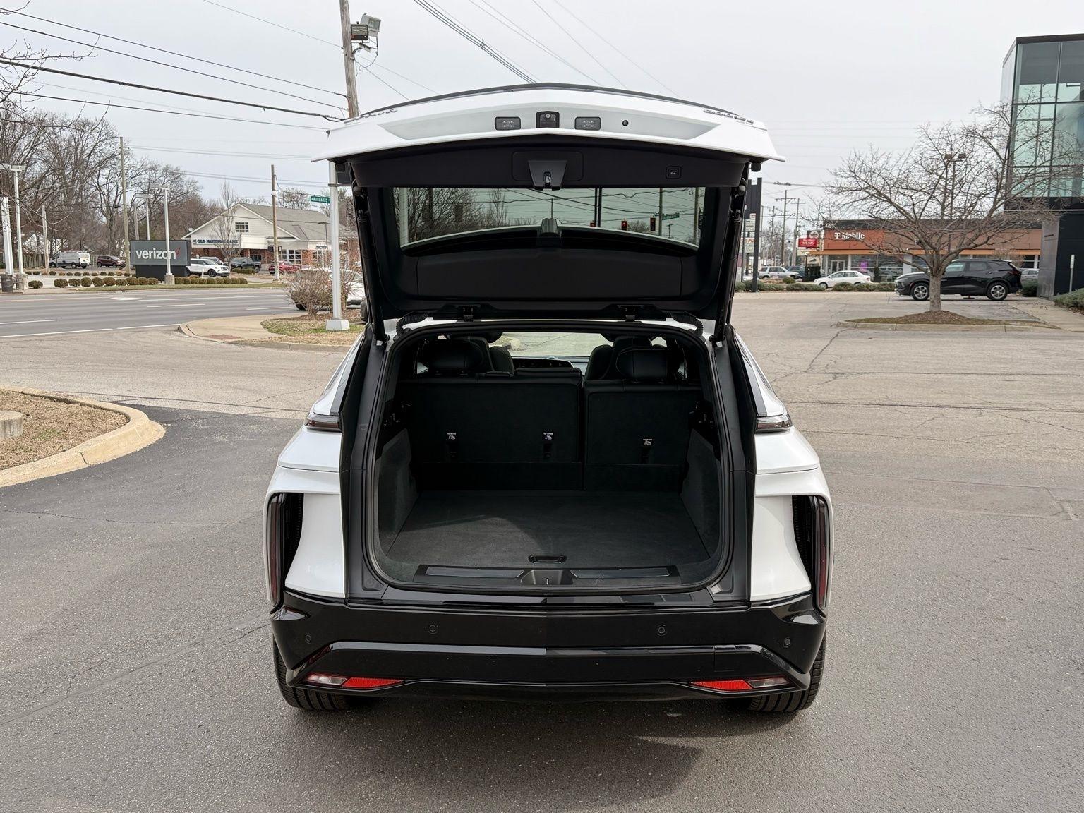 Cadillac Lyriq  2024