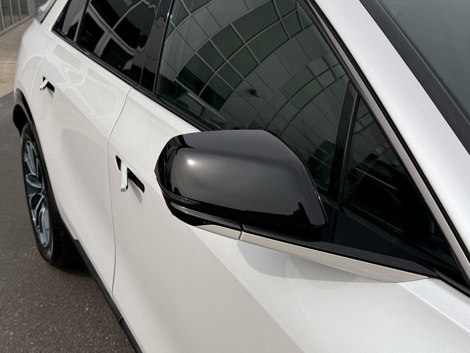 Cadillac Lyriq  2024