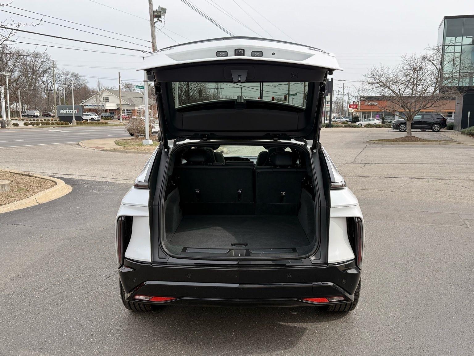 Cadillac Lyriq  2024