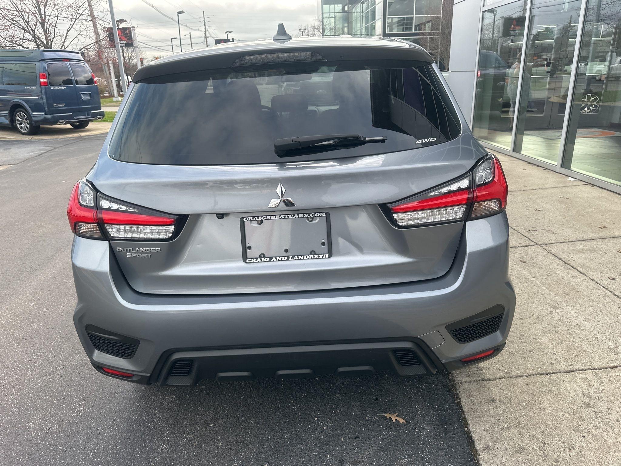 Mitsubishi Outlander Sport  2024