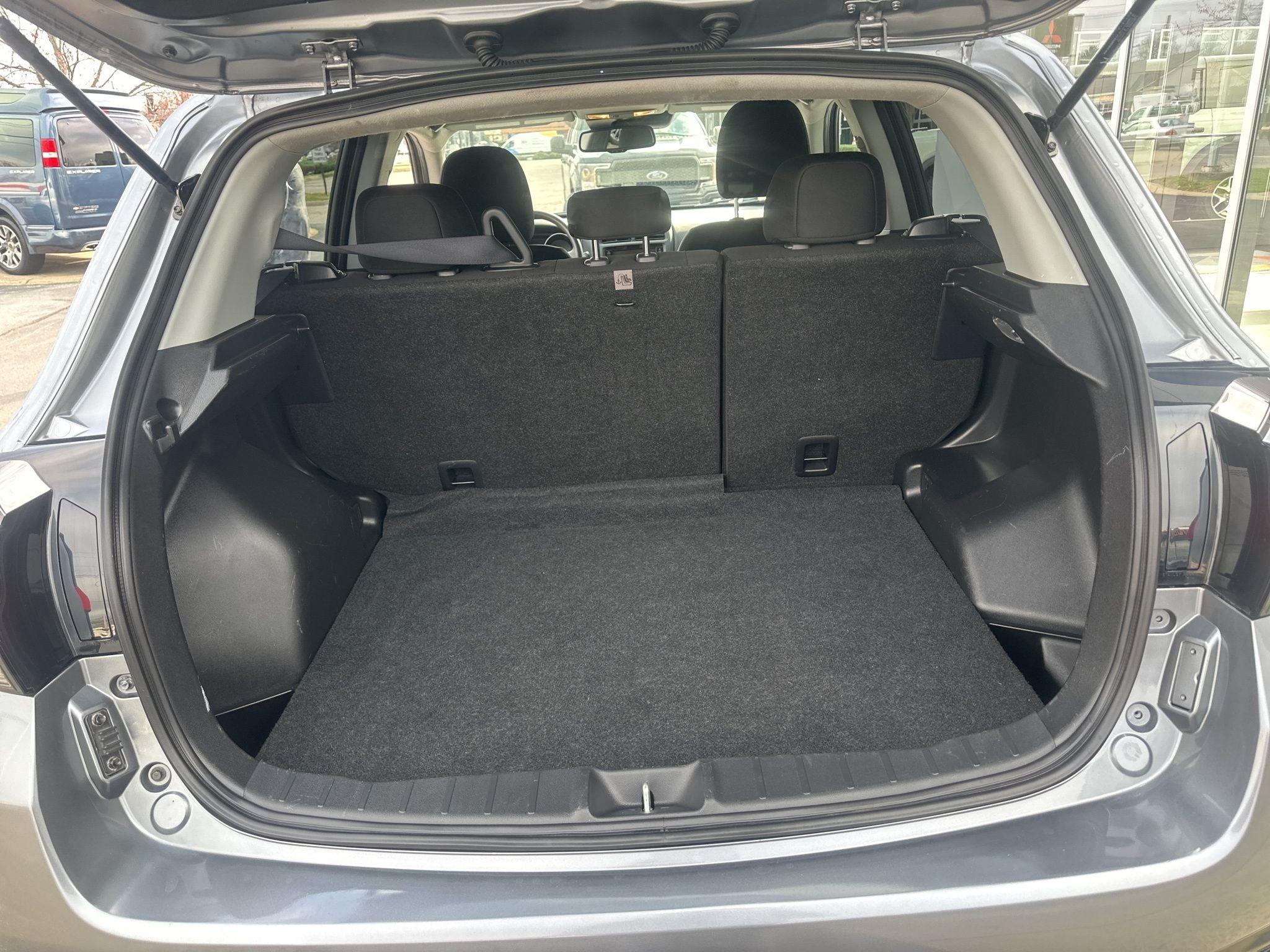 Mitsubishi Outlander Sport  2024