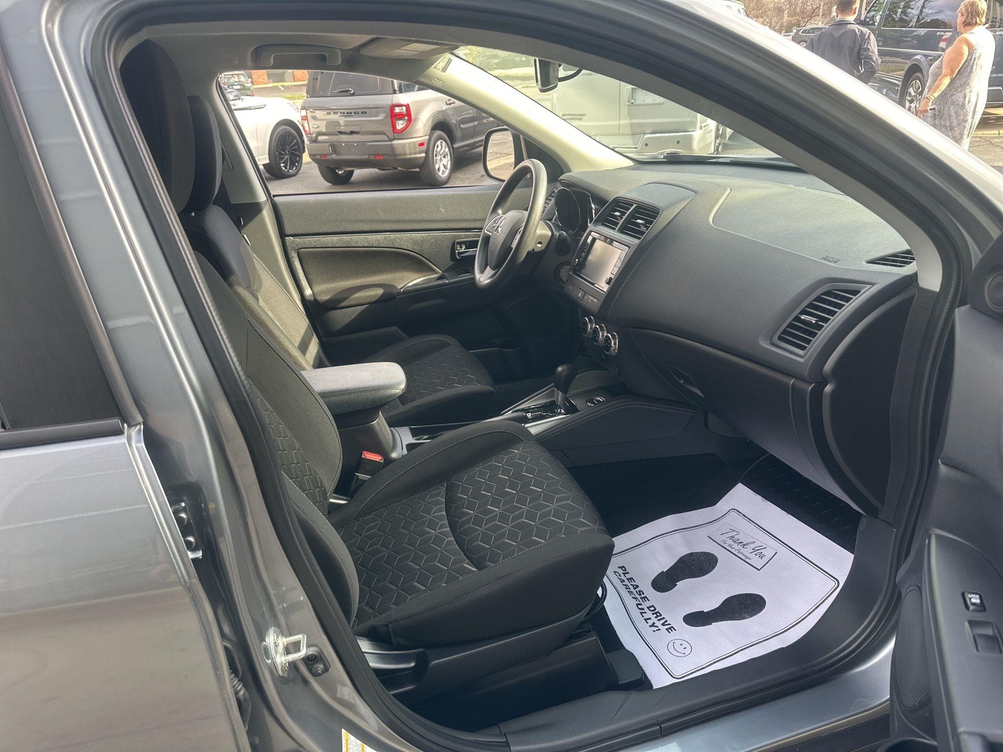 Mitsubishi Outlander Sport  2024