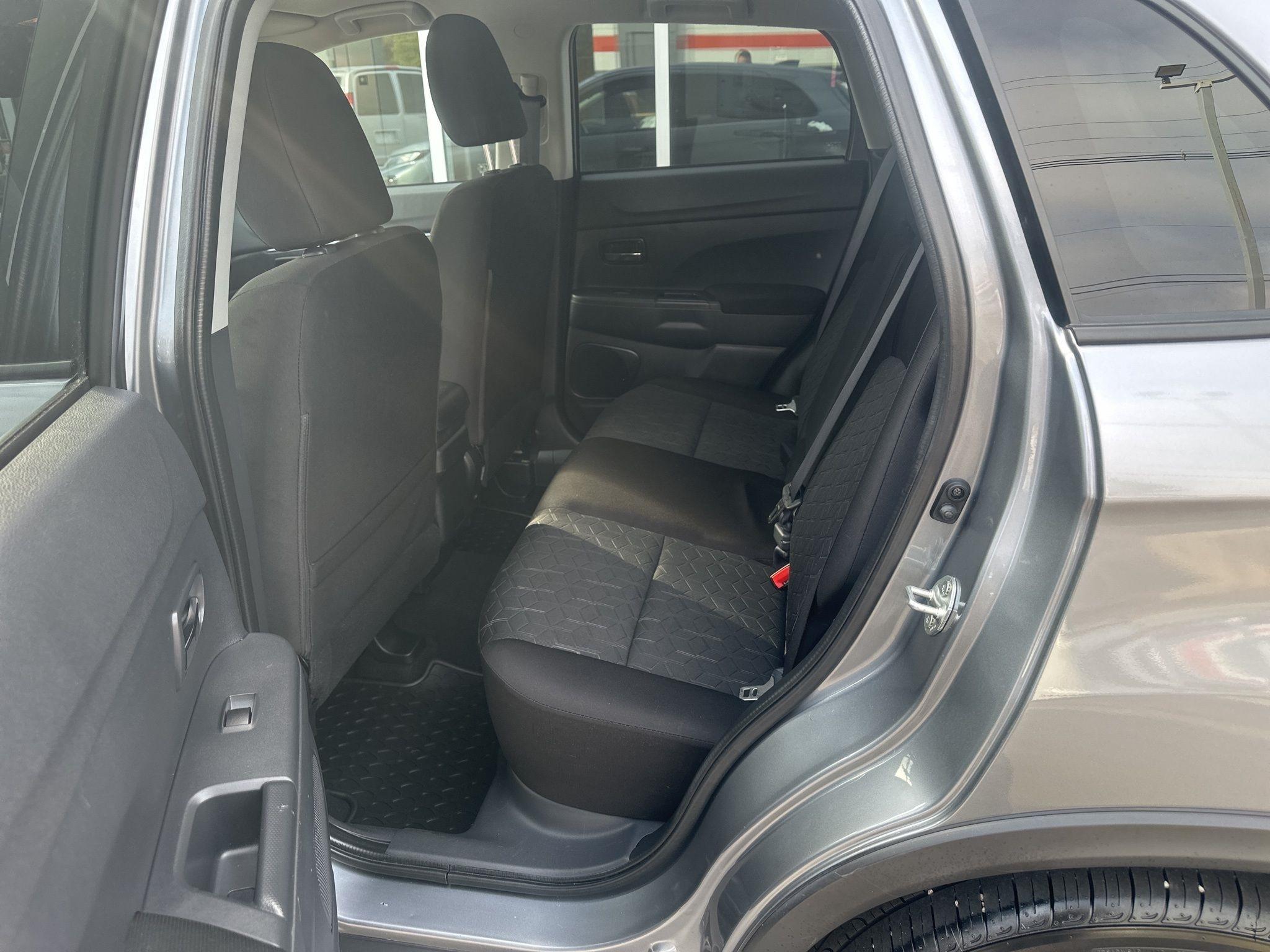 Mitsubishi Outlander Sport  2024