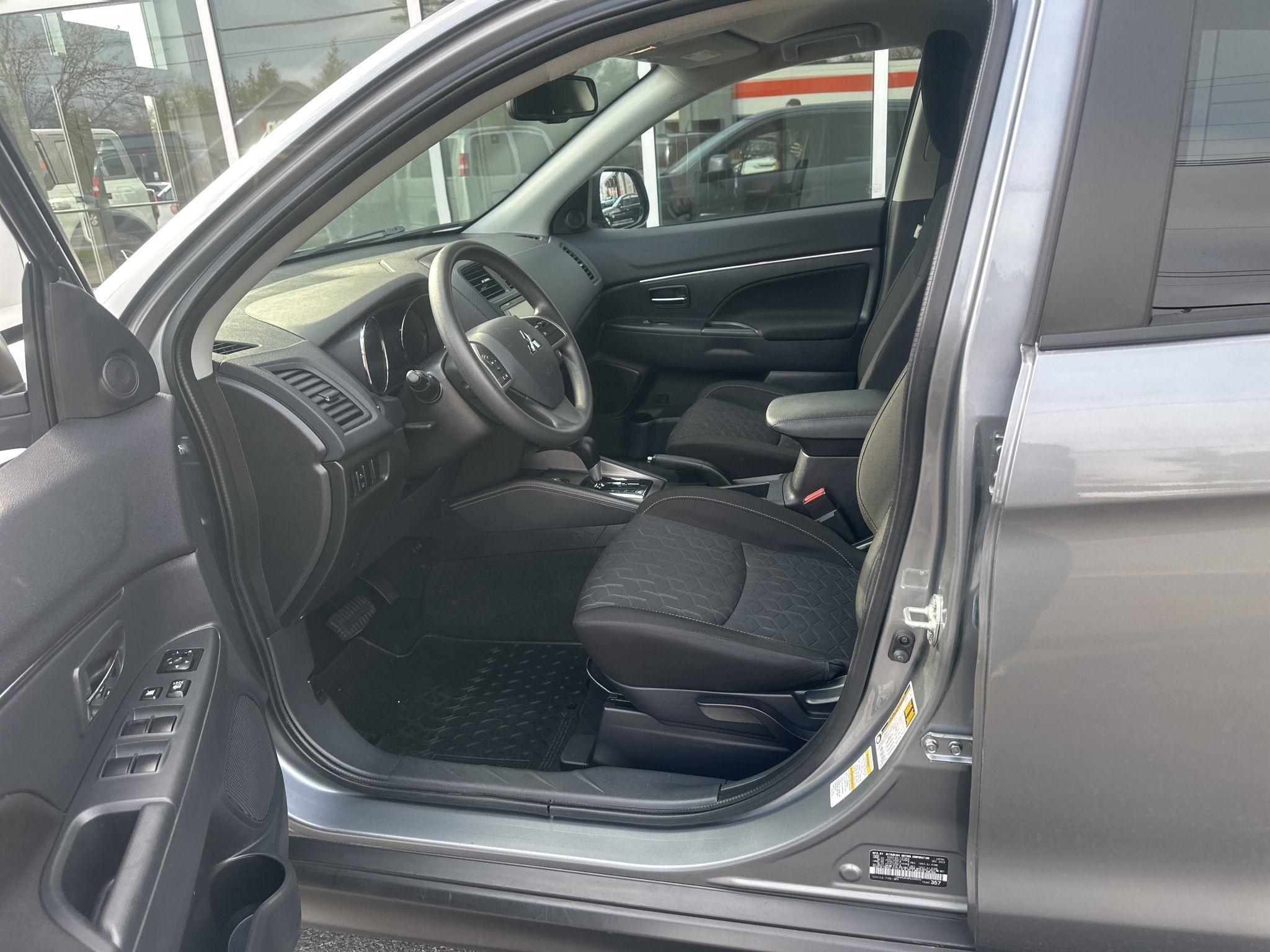 Mitsubishi Outlander Sport  2024