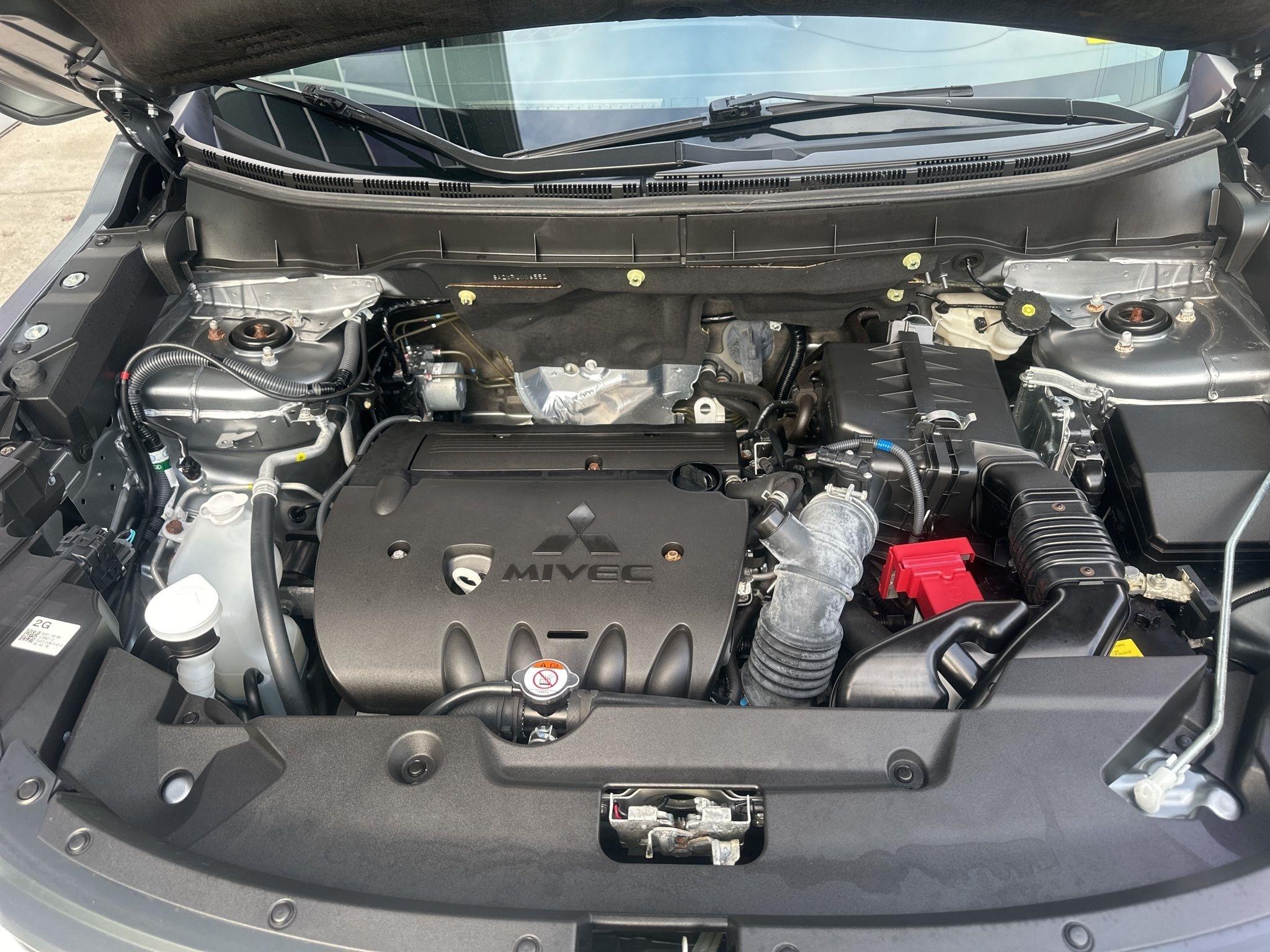 Mitsubishi Outlander Sport  2024