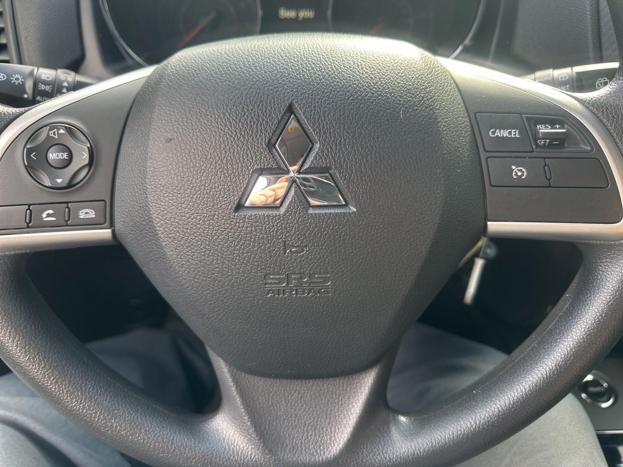 Mitsubishi Outlander Sport  2024