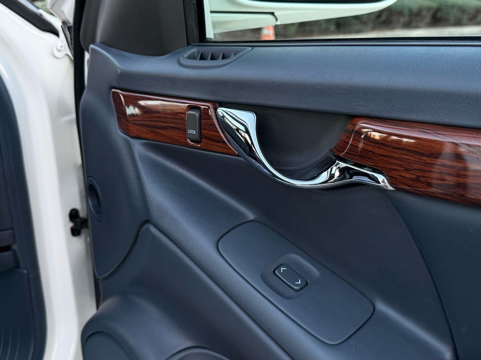 Cadillac DeVille  2002