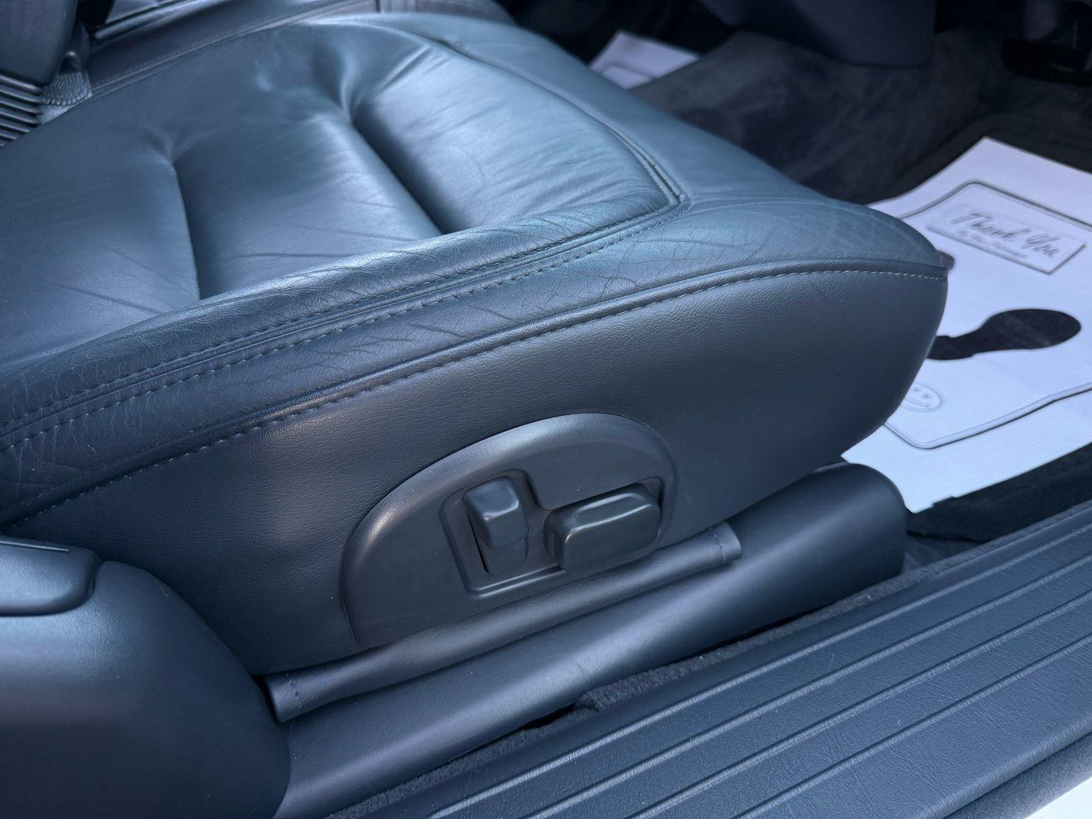 Cadillac DeVille  2002