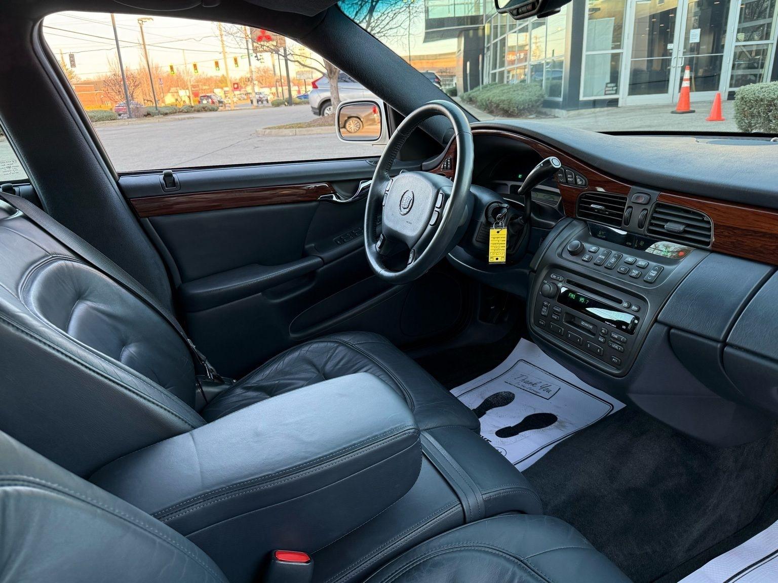 Cadillac DeVille  2002