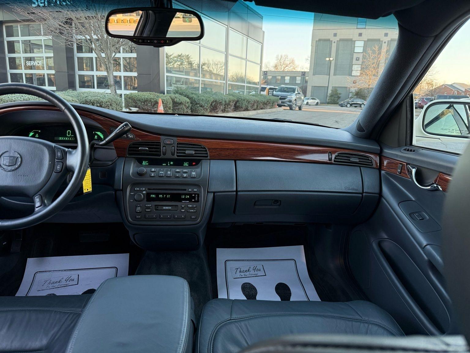 Cadillac DeVille  2002