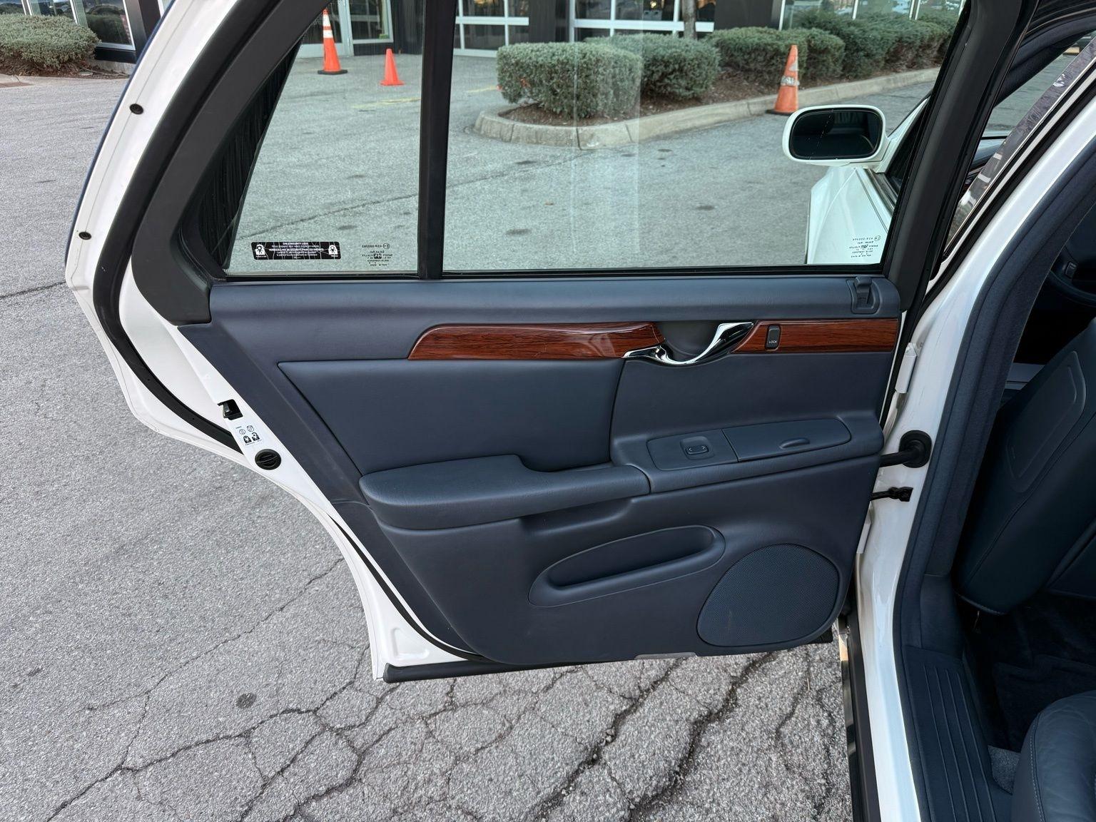 Cadillac DeVille  2002