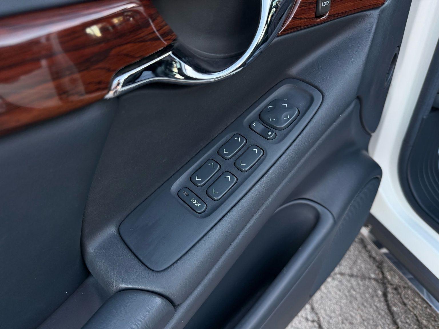 Cadillac DeVille  2002