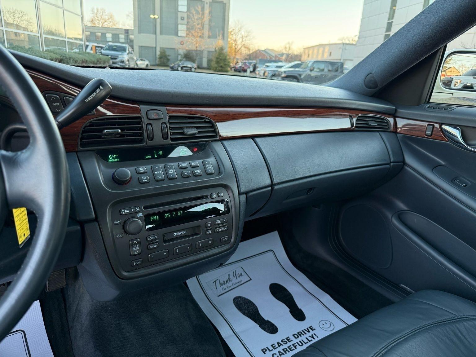 Cadillac DeVille  2002