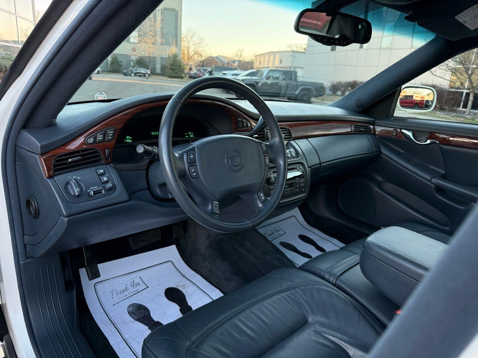 Cadillac DeVille  2002