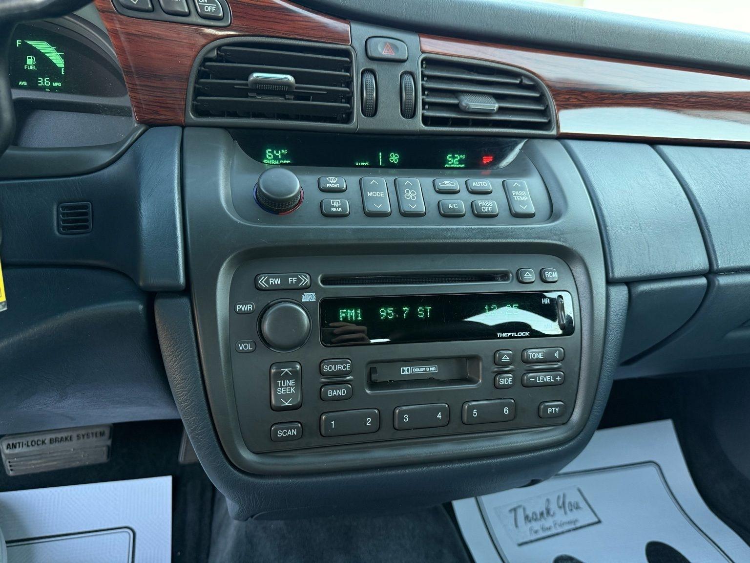 Cadillac DeVille  2002