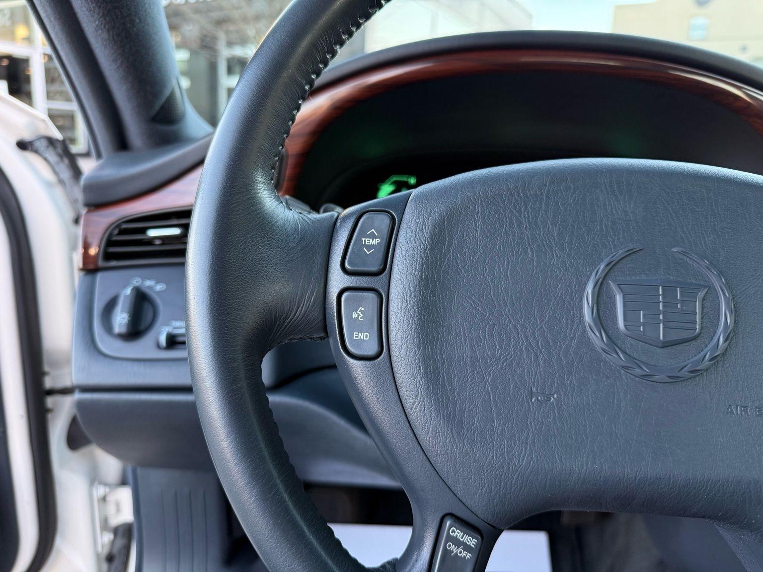 Cadillac DeVille  2002