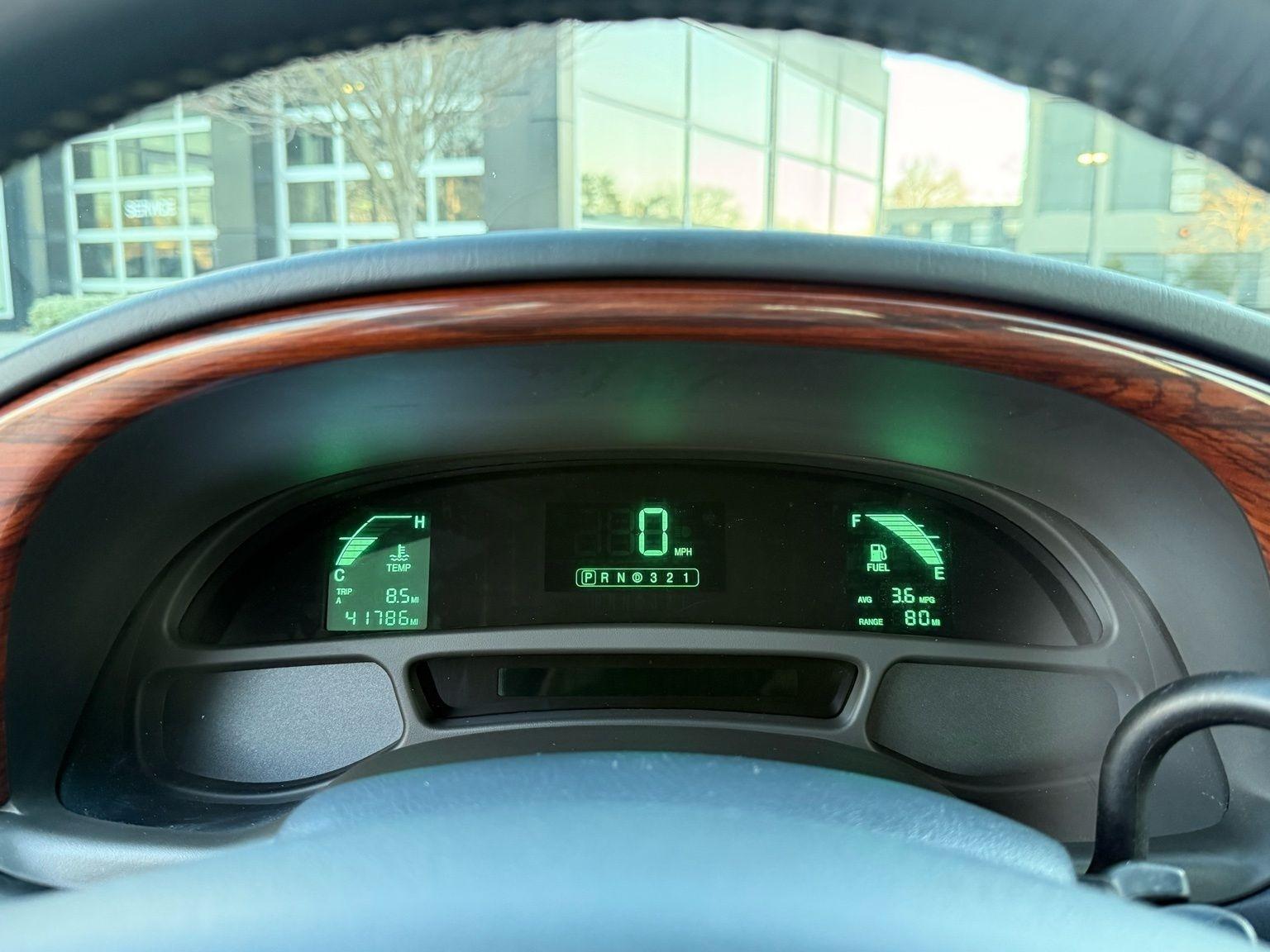 Cadillac DeVille  2002