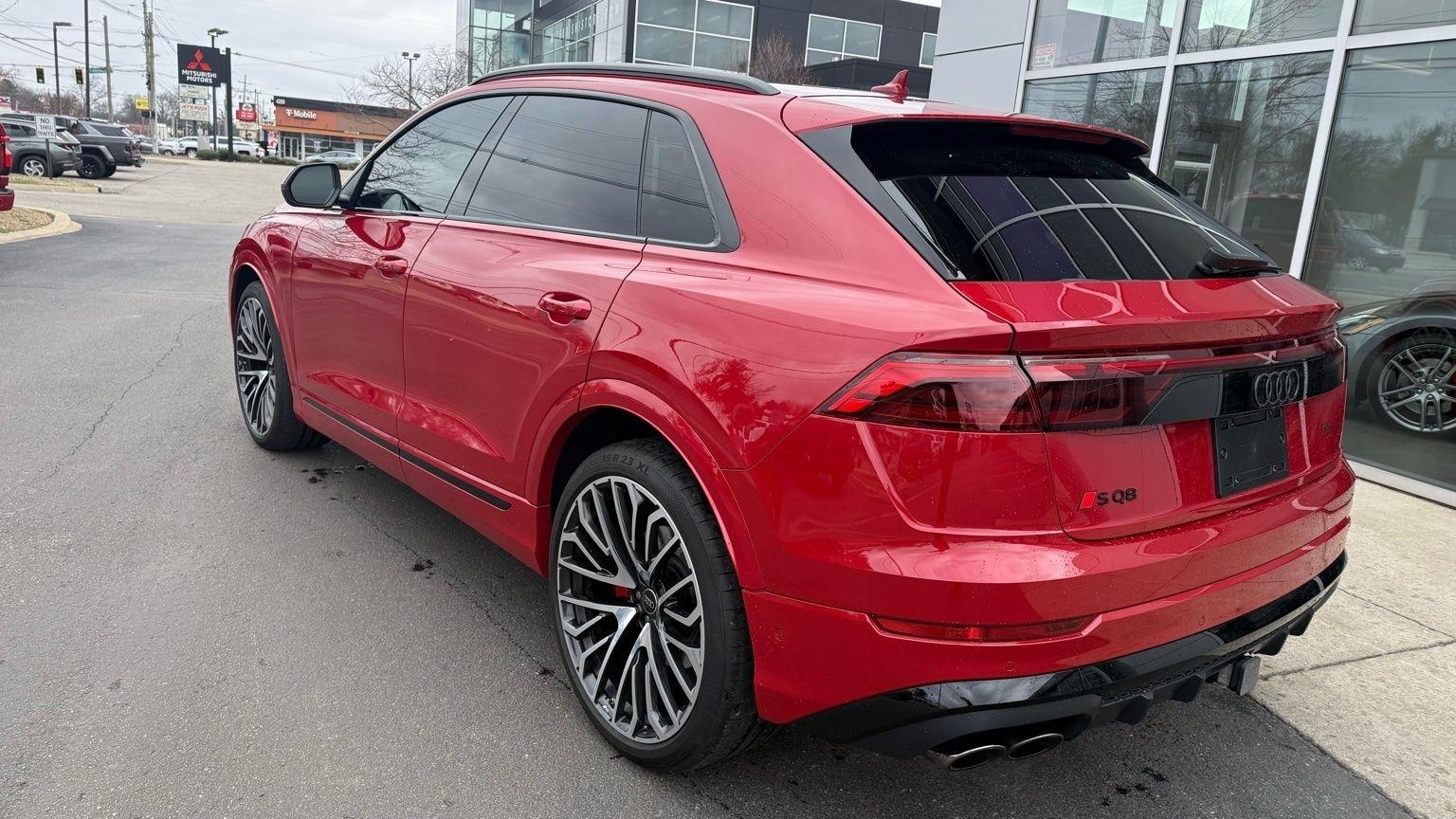 Audi SQ8  2024