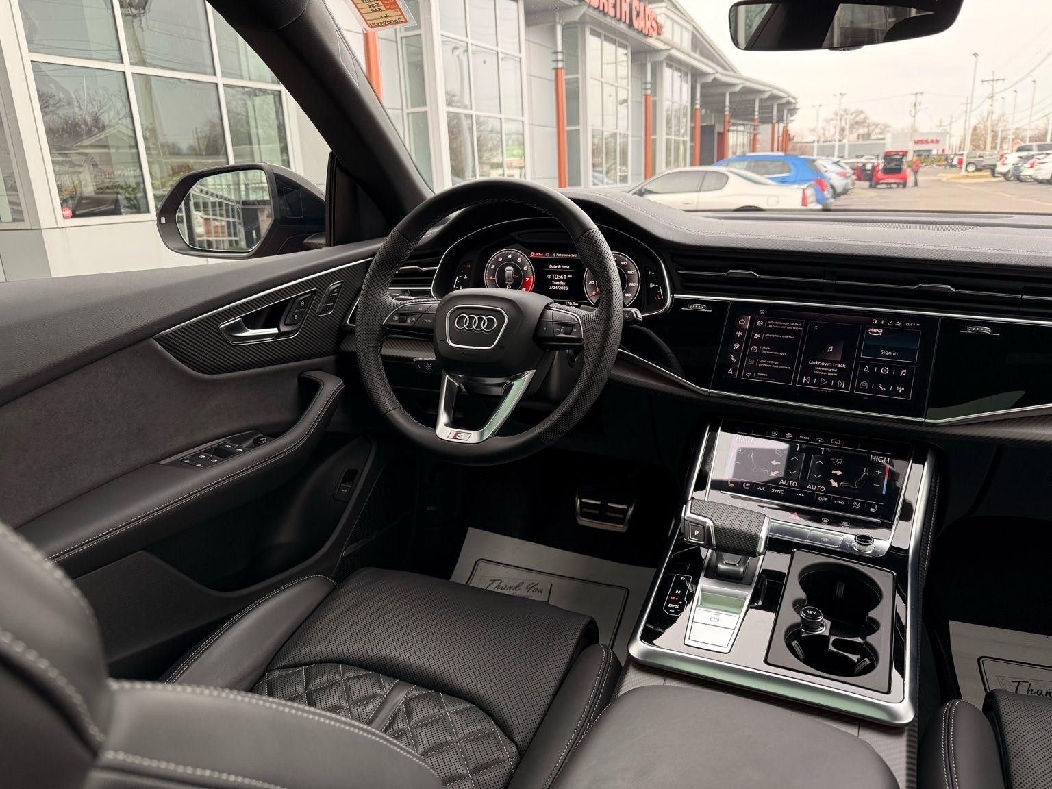 Audi SQ8  2024