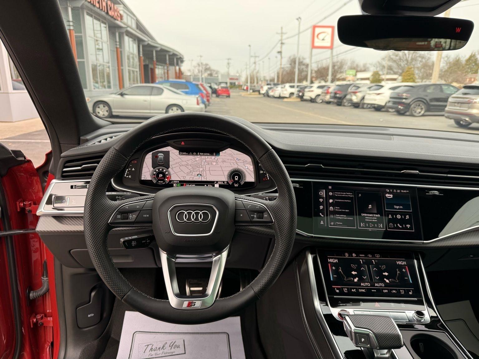 Audi SQ8  2024