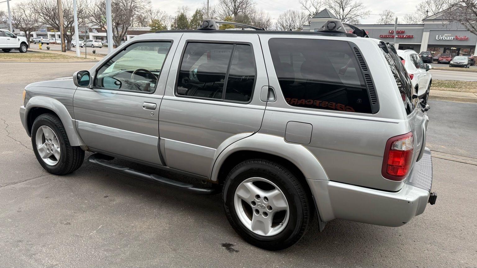 Infiniti QX4  2001