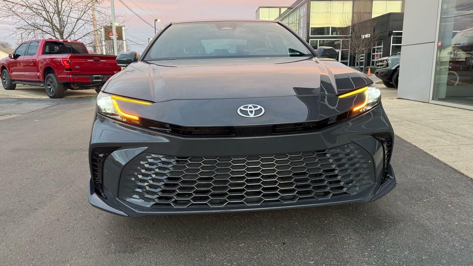 Toyota Camry  2025