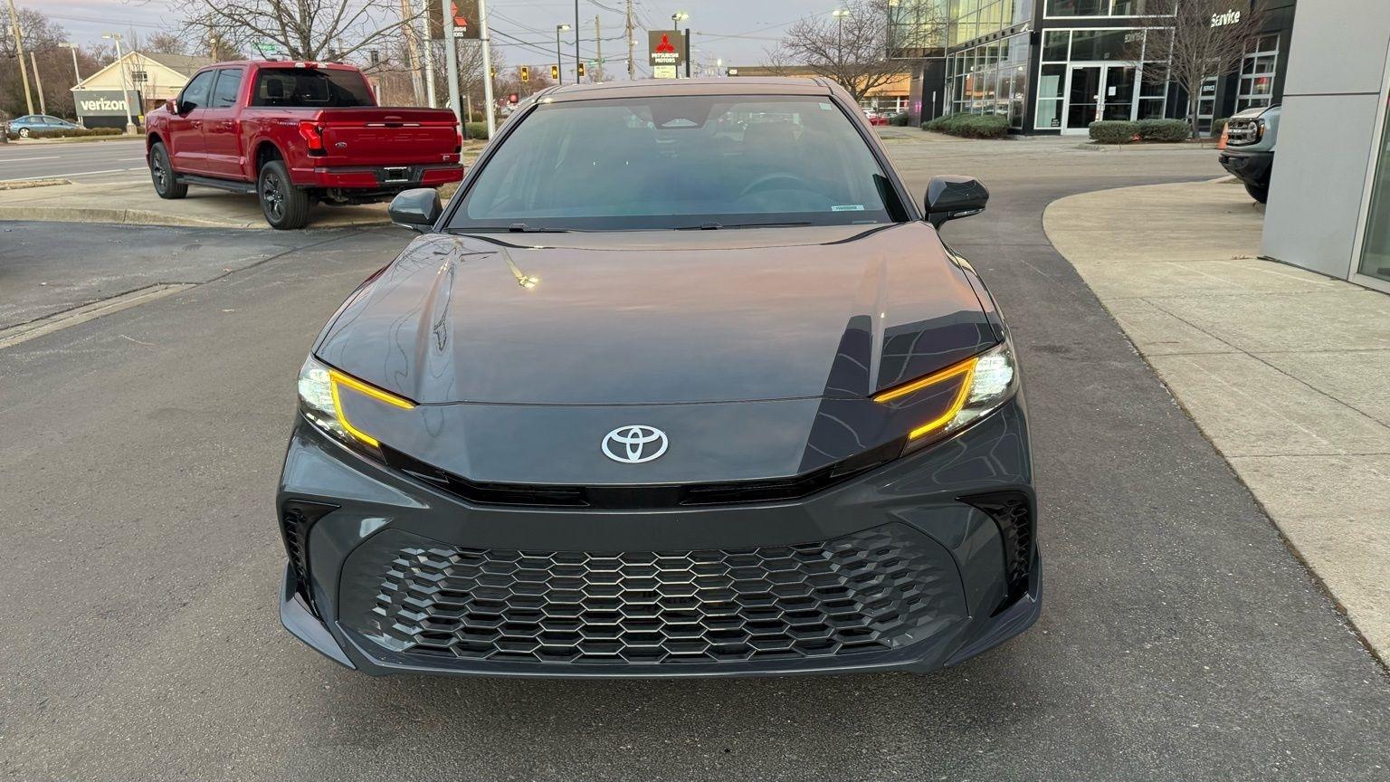 Toyota Camry  2025