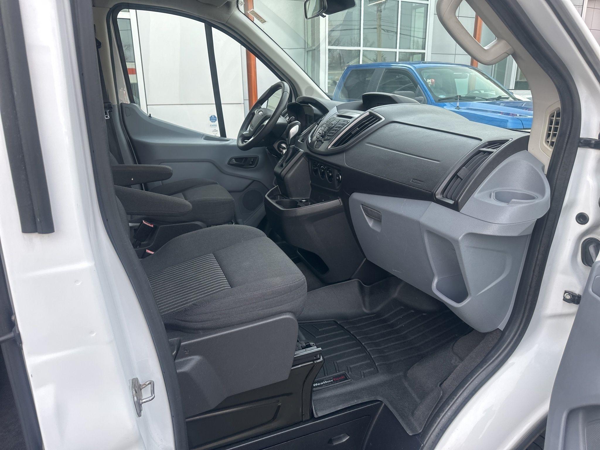 Ford Transit  2015