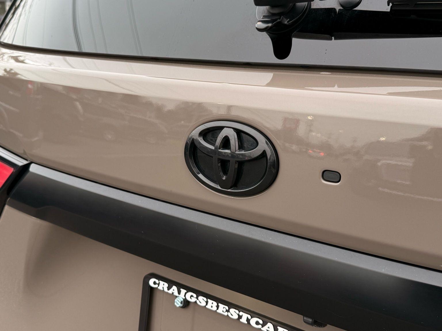 Toyota Sequoia  2025