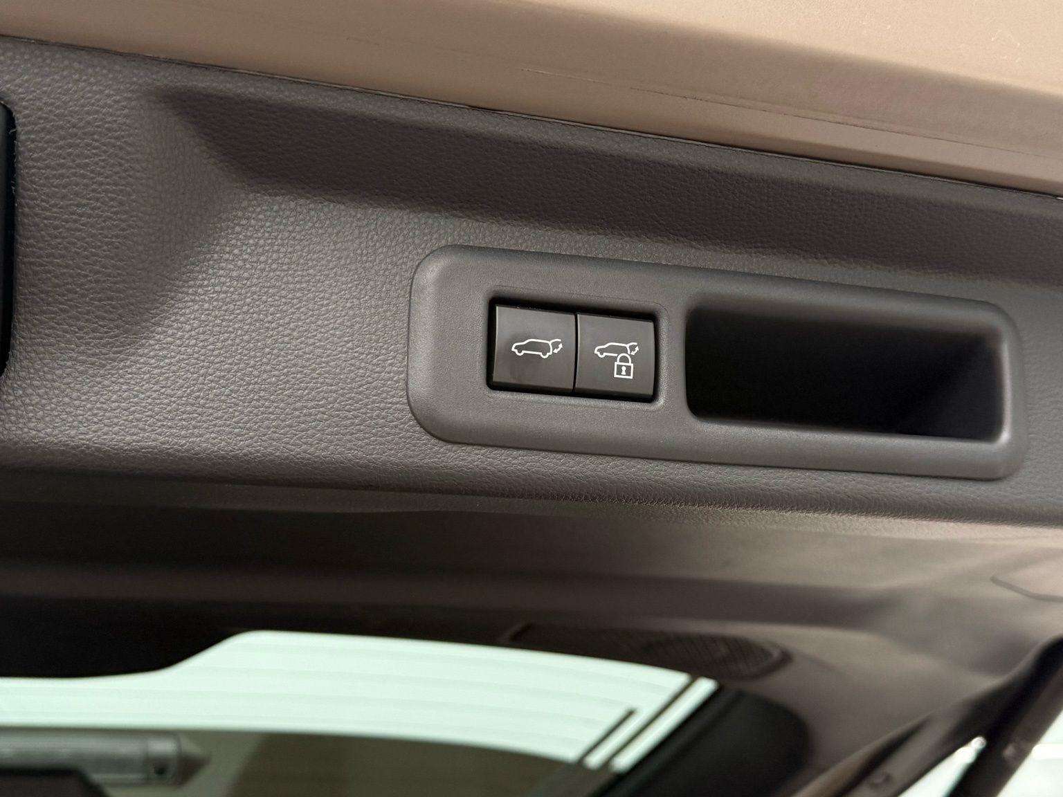 Toyota Sequoia  2025