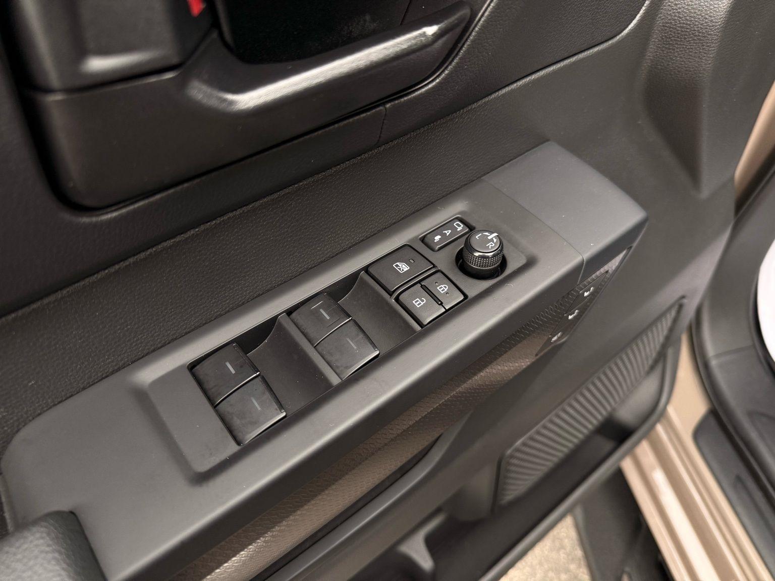 Toyota Sequoia  2025