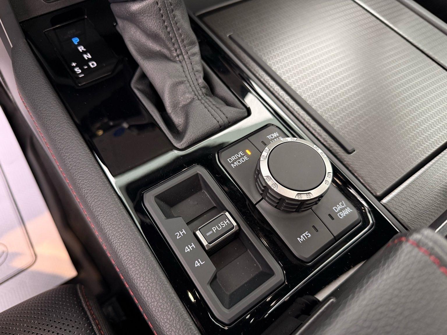 Toyota Sequoia  2025