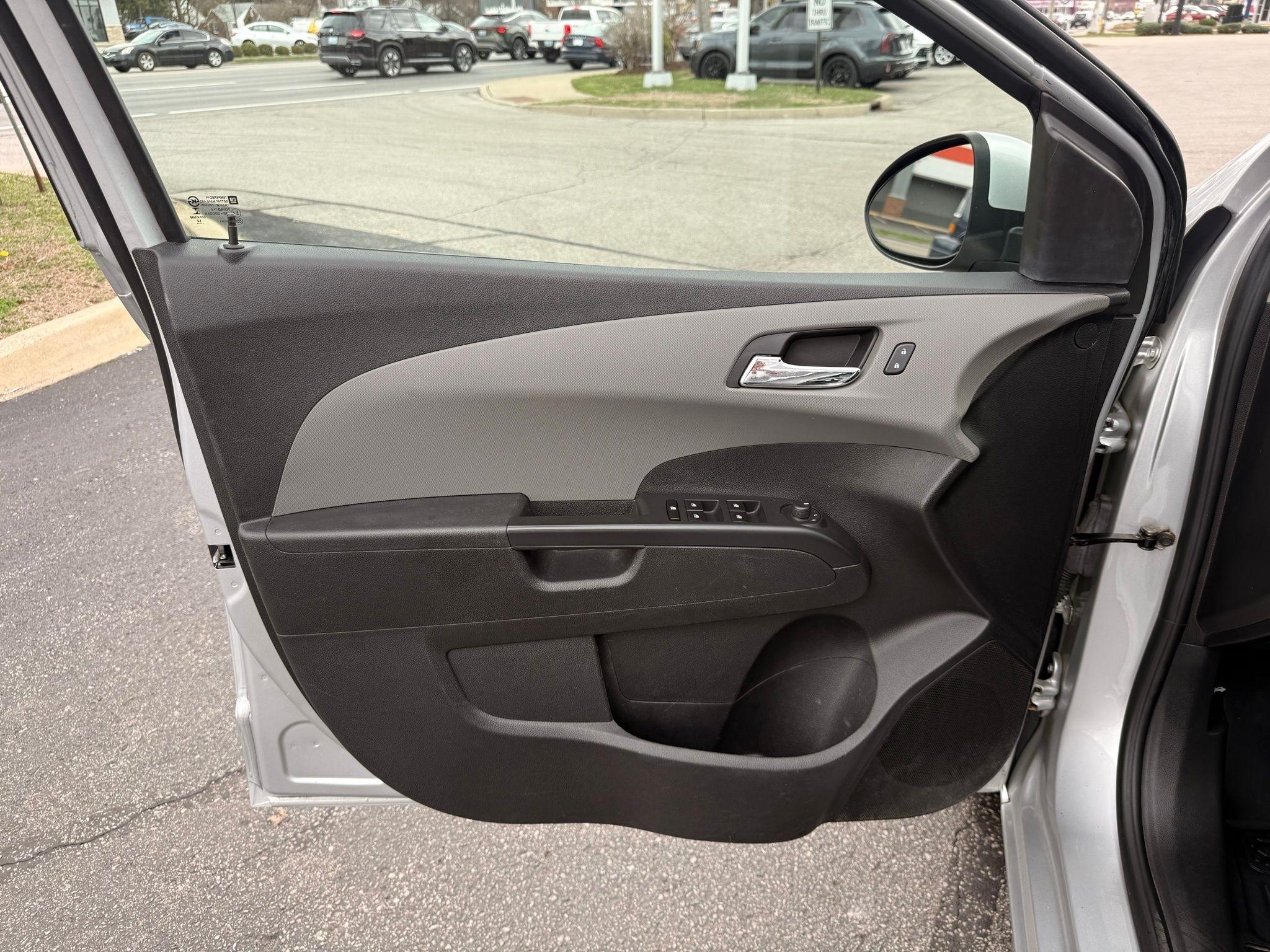 Chevrolet Sonic  2015