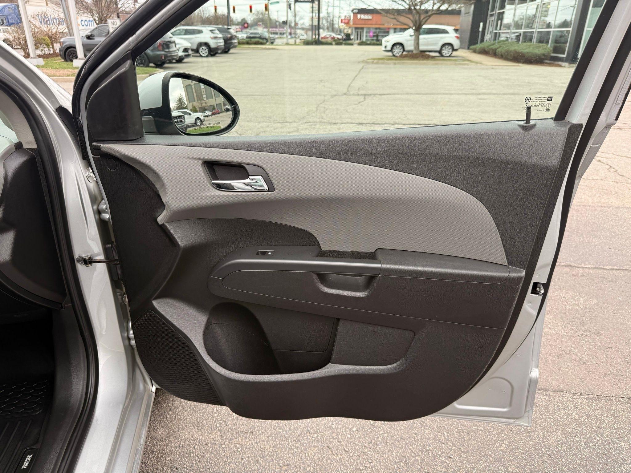 Chevrolet Sonic  2015