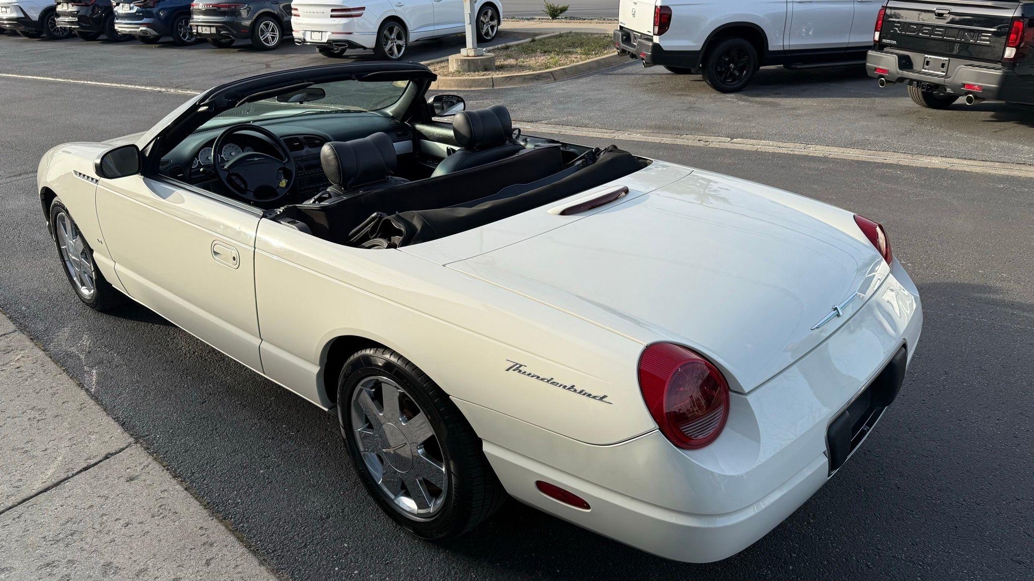 Ford Thunderbird  2003