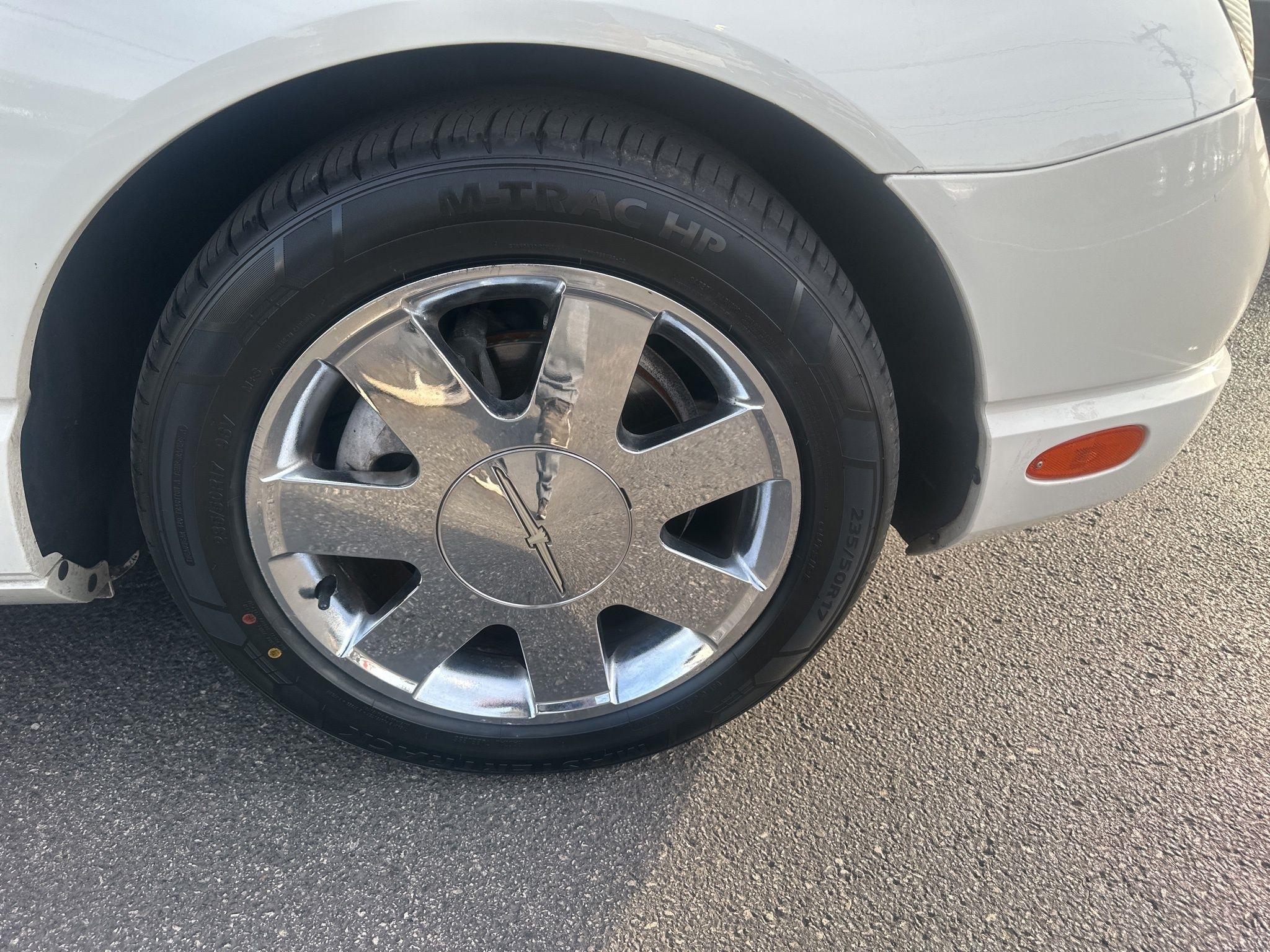 Ford Thunderbird  2003